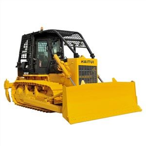 Buldozers meža klīringa